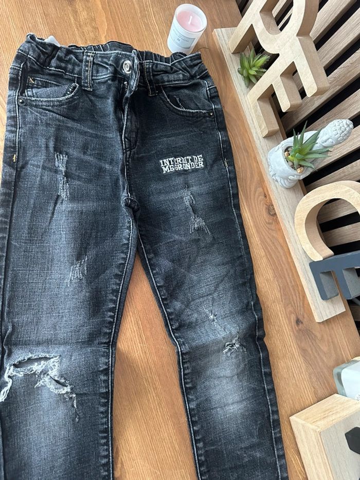 Jeans interdit de me gronder 6 ans - photo numéro 3