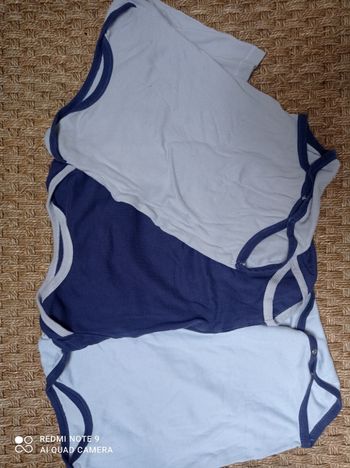 Lot de 3 bodys tissaia