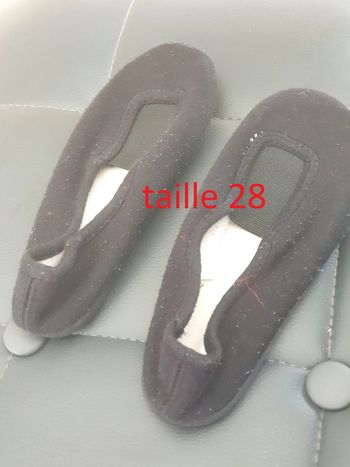 1 paire chausson enfant noir taille 28