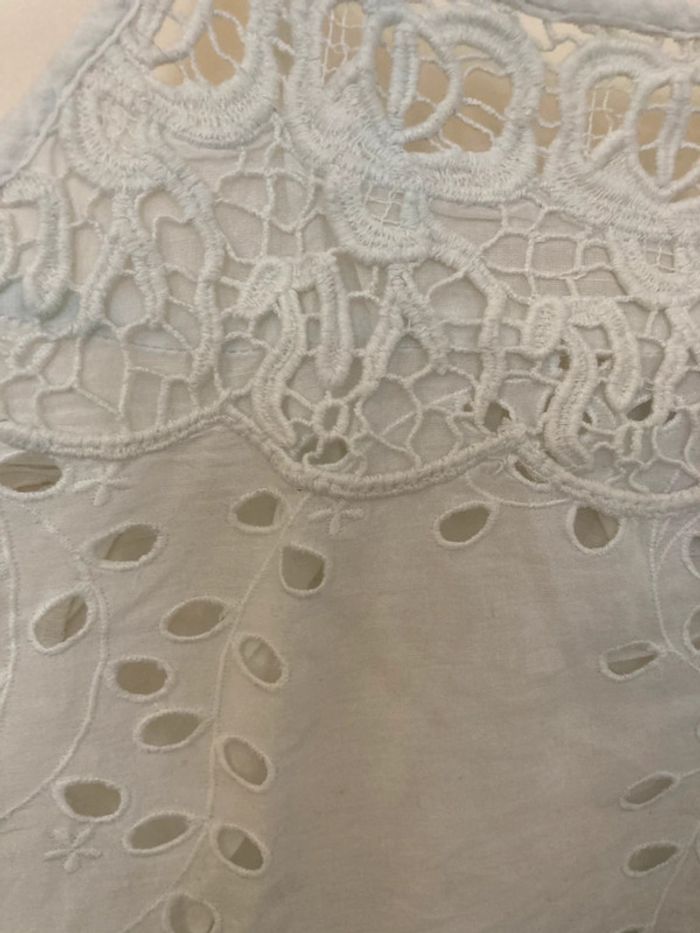 Top blanc broderie anglaise et dégradé bleu – Bershka - photo numéro 2
