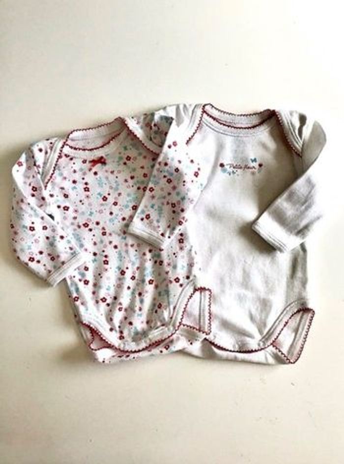 2 bodies fleuris manches longues 3 mois