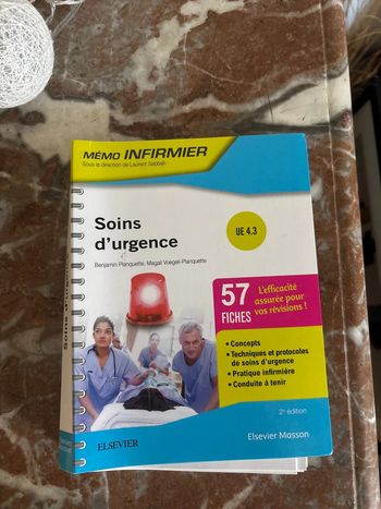Livre stage IFSI soins urgence