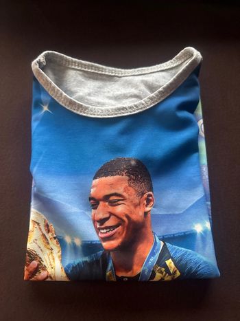 Lot n’10 de 5 T-shirts garçon 5 ans neufs