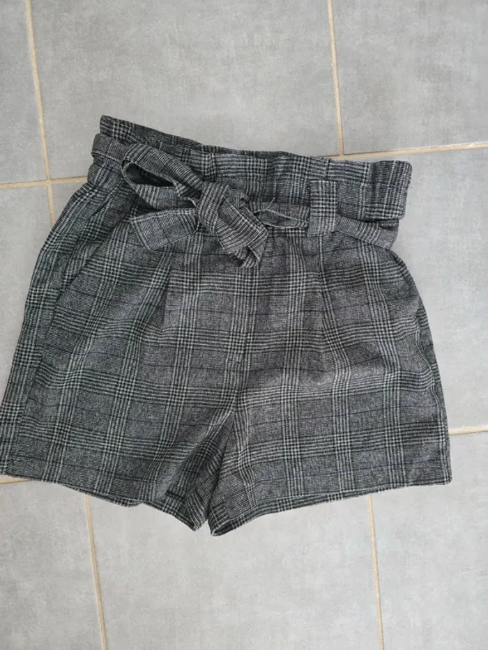 Short taille haute à carreaux