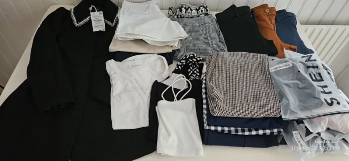 Lot taille 34, 23 articles
