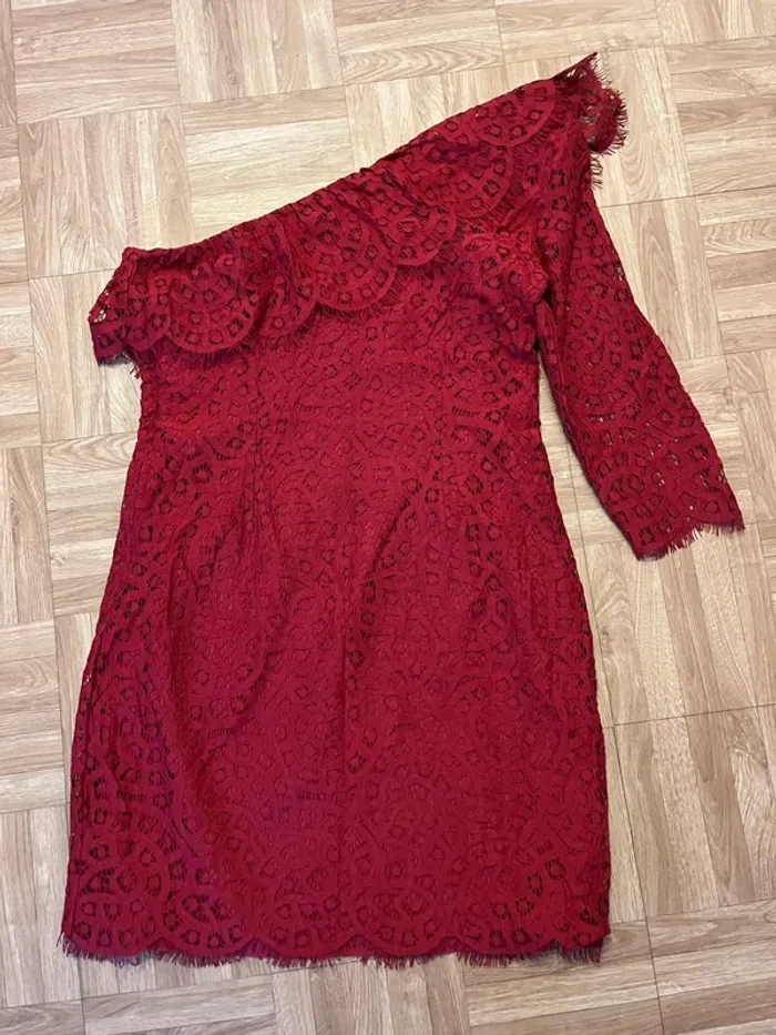 Robe rouge en dentelle Mint & Berry (NEUVE) - photo numéro 5