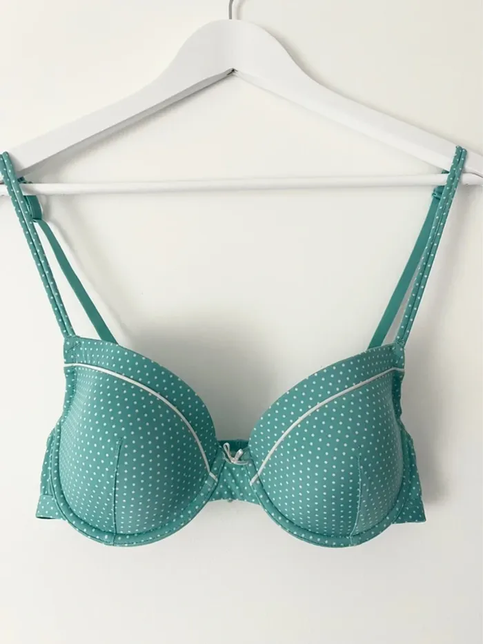 Soutien-gorge Miss Helen de chez Monoprix taille 90B turquoise à pois blancs