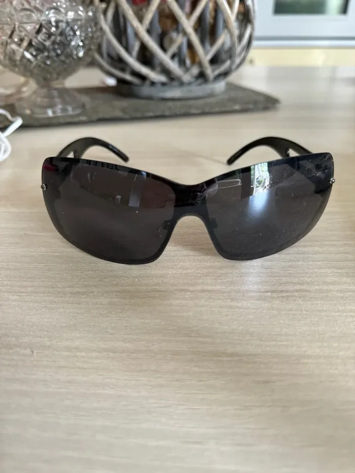 Lunettes avec strass soleil teintées noir