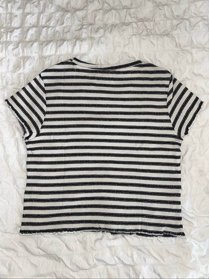 T-shirt noir et blanc 10ans - photo numéro 5