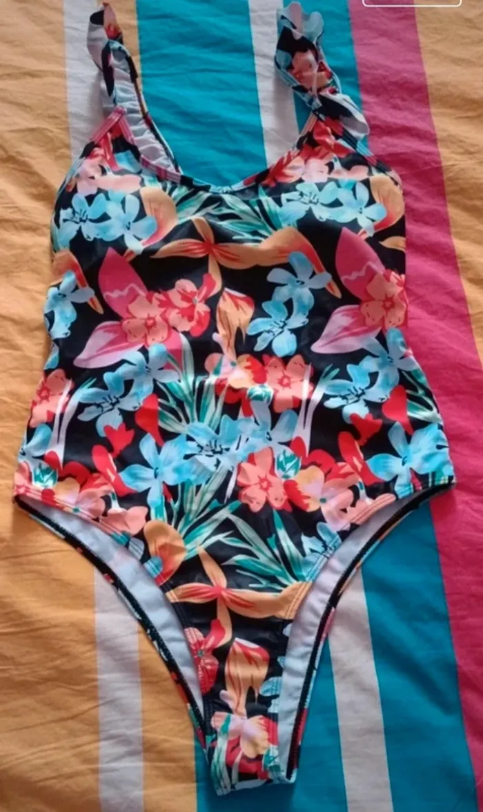 Maillot de bain 1 pièce L= 40