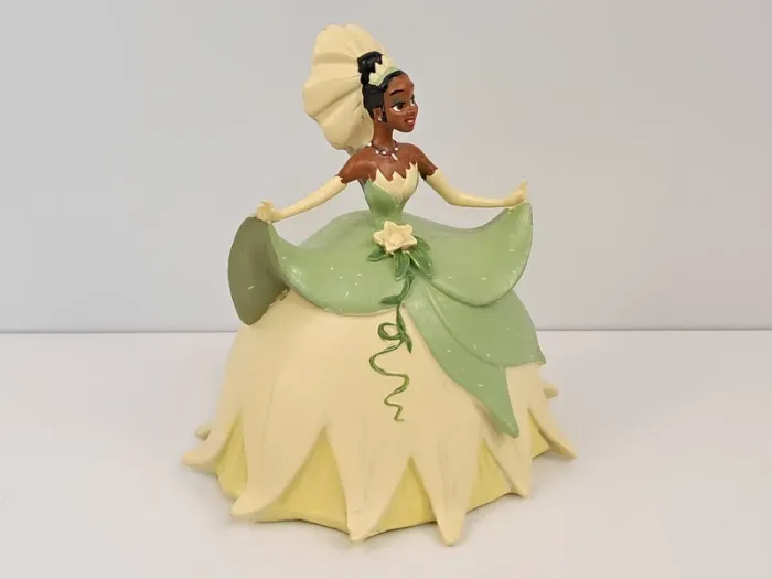 Figurine de Tiana dans La Princesse et La Grenouille de Walt Disney - photo numéro 6