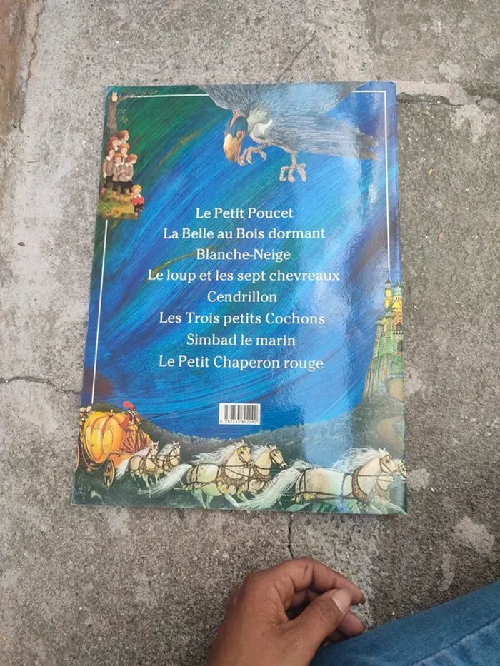 Livre Blanche-Neige et les trois petits cochons - photo numéro 18