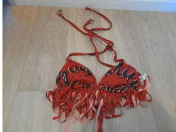 haut de maillot de bains taille 32