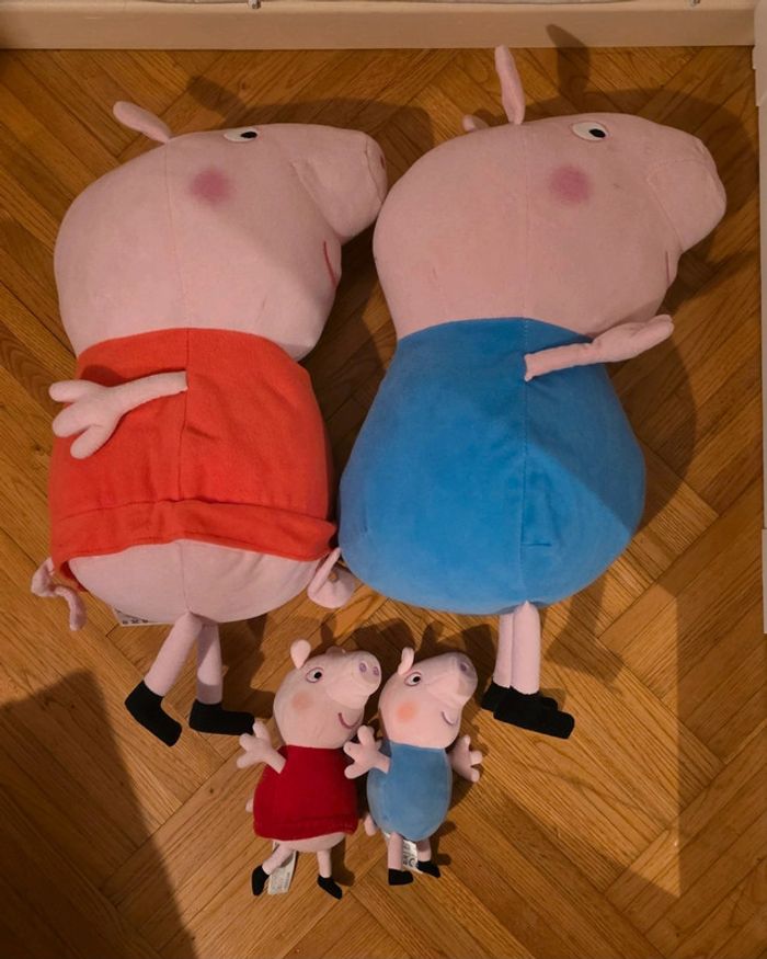 Lot peluche Pepa pig - photo numéro 2