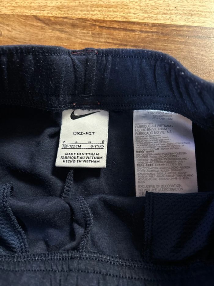 Jogging Nike 6/7ans - photo numéro 4