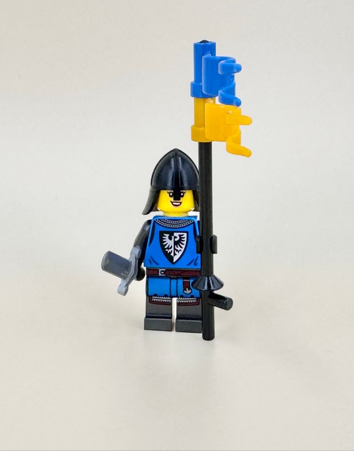 Lego Figurines Castle : Femme Black Falcon, porte-bannières - NEUF - photo numéro 2
