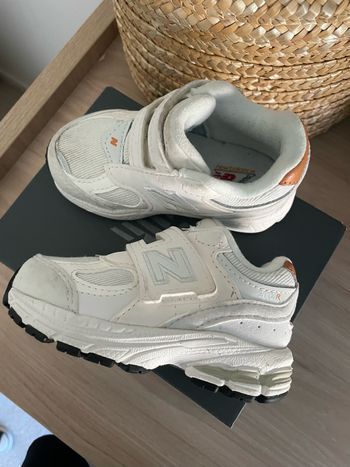 Baskets new balance 2002r