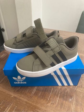 Baskets adidas mixte 33