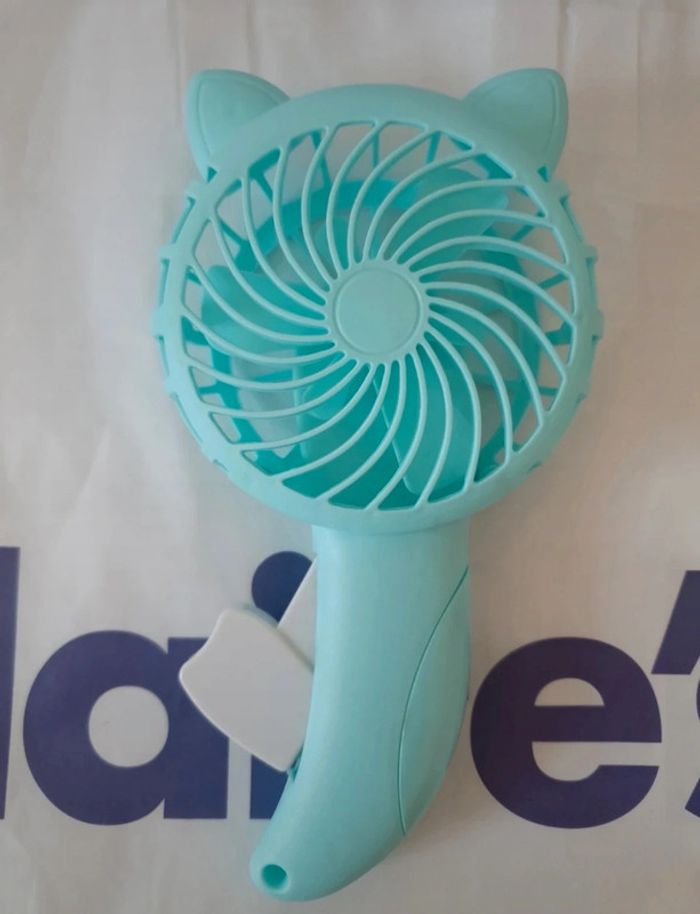 Ventilateur manuel portable neuf Claire's - photo numéro 2