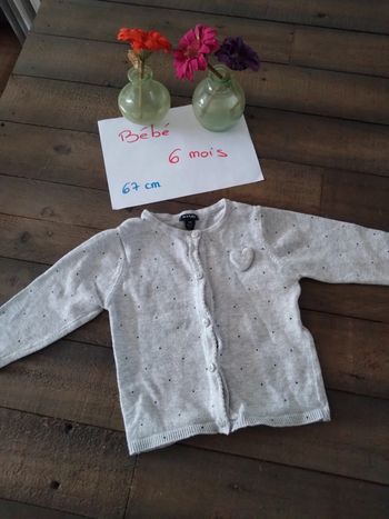 Gilet Kiabi gris a pois noirs bébé fille 6 mois