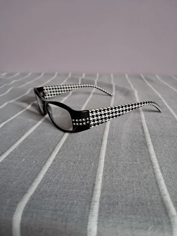 Paire de lunettes loupe - photo numéro 2