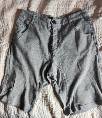 Short gris confortable