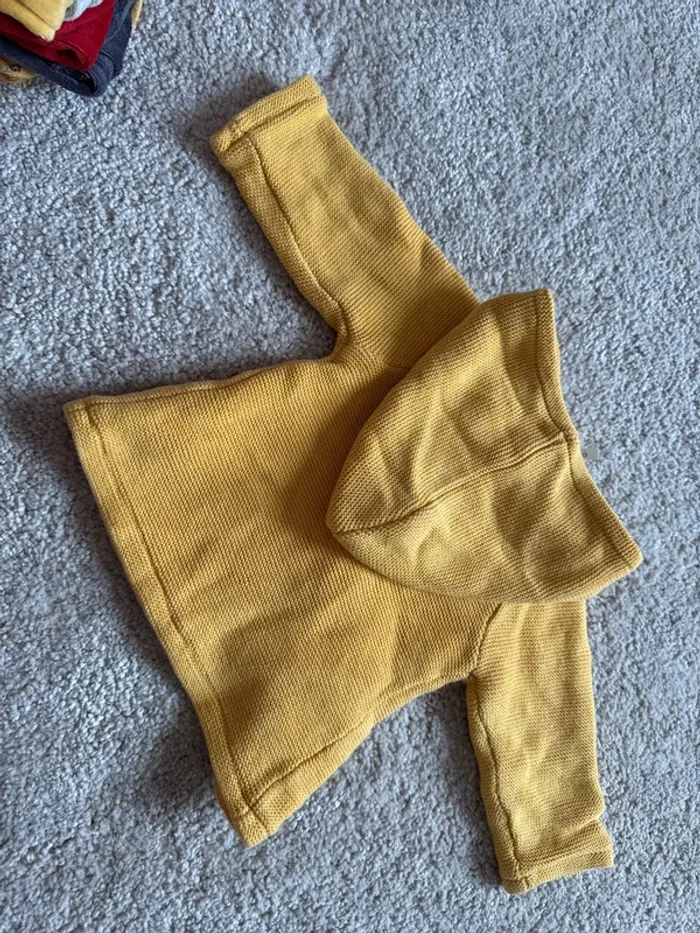 Gilet en maille pour bébé - photo numéro 2