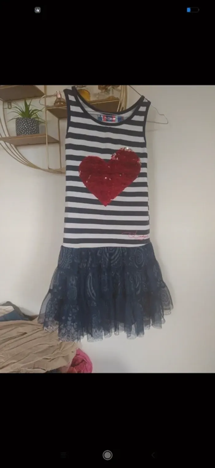 Superbe robe Desigual filles 9 ans sequins