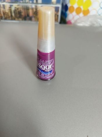 Vernis à ongles violet marque risqué