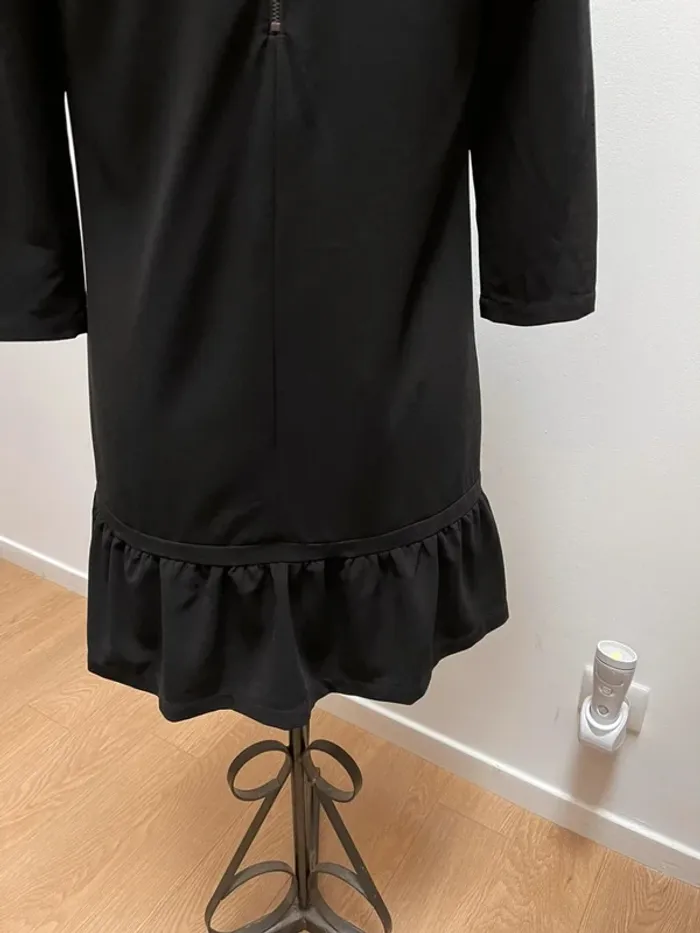 Superbe Robe noire Rue Mazarine 🌸 S 36 - photo numéro 5