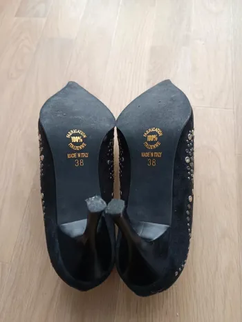 chaussure noir a talon et strass