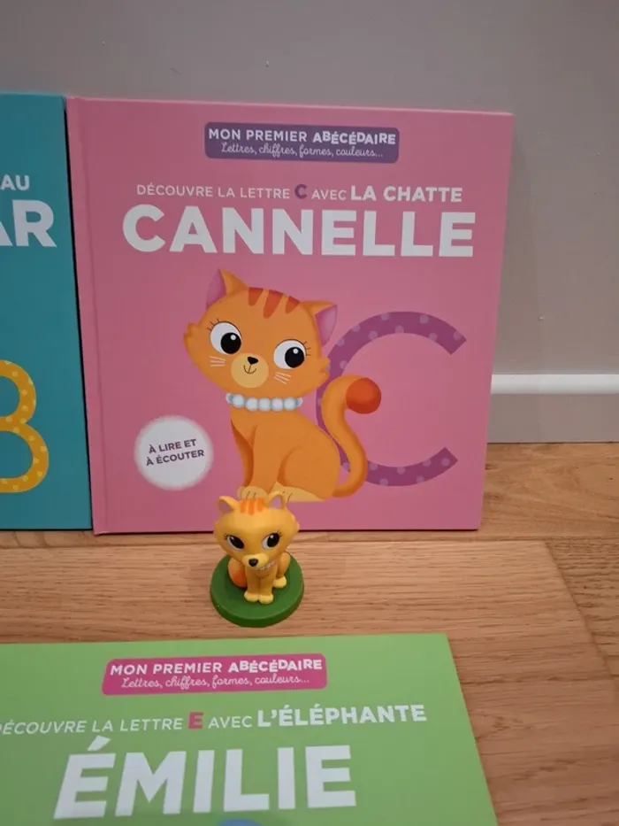 Lot 1 boite à histoire + 5 livres abécédaires + 5 figurines + 1 câble usb - photo numéro 4