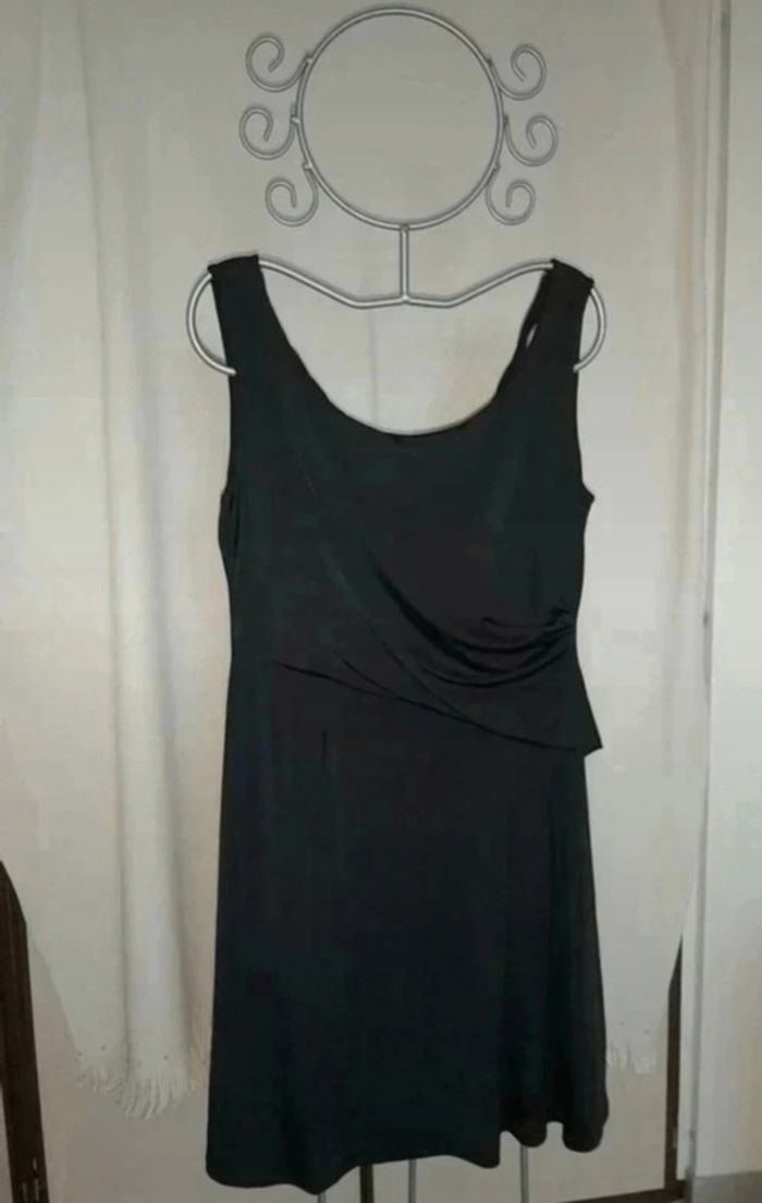 Robe noire soyeuse