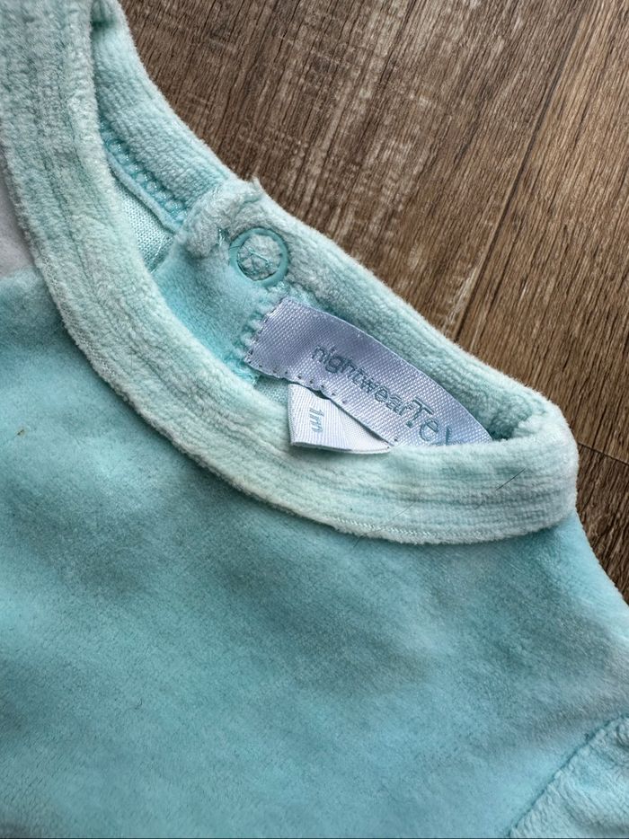 - Pyjama Nightwear Tex          - 1 mois  - Très bon état, petite tache - photo numéro 2