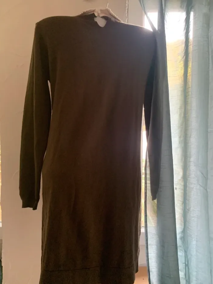 Robe pull Kilky taille M-L kaki perle au col blanc - photo numéro 5