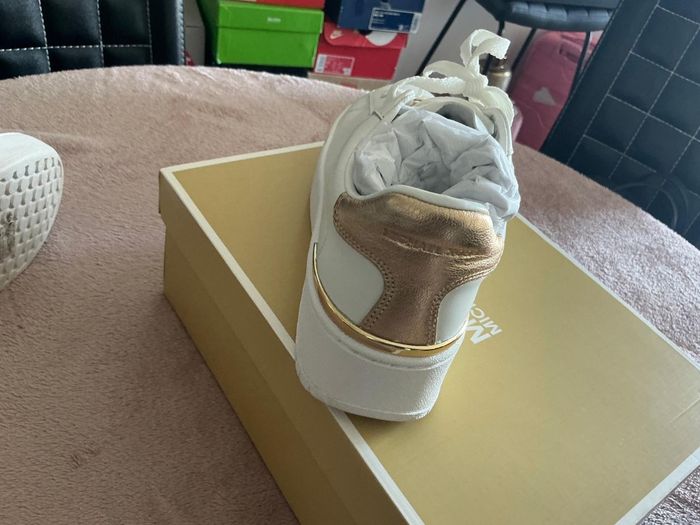 Michael Kors Dottie cuir blanc/beige/or – Taille 40 – Comme neuve - photo numéro 8