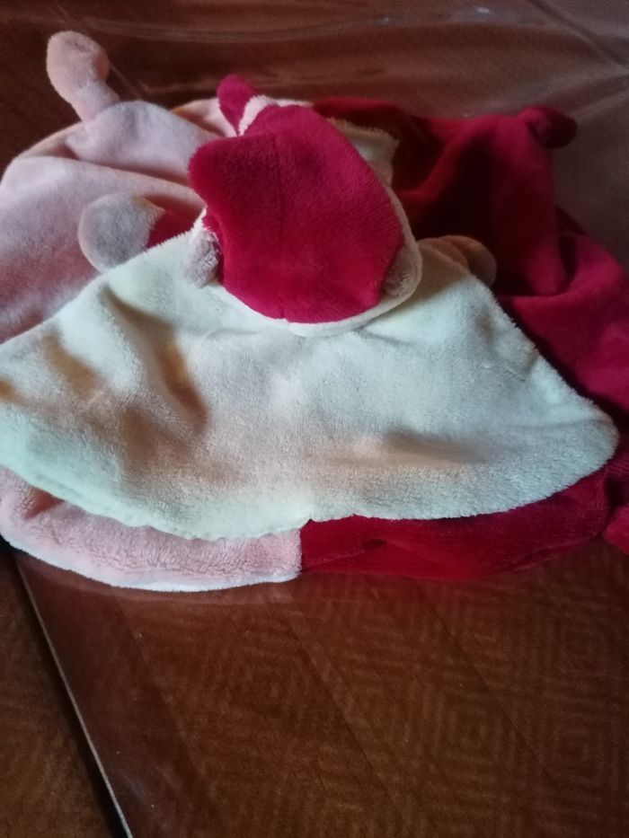 Doudou plat tête d'ourson baby Nat, avec bonnet, Bordeaux, abricots et jaune - photo numéro 4