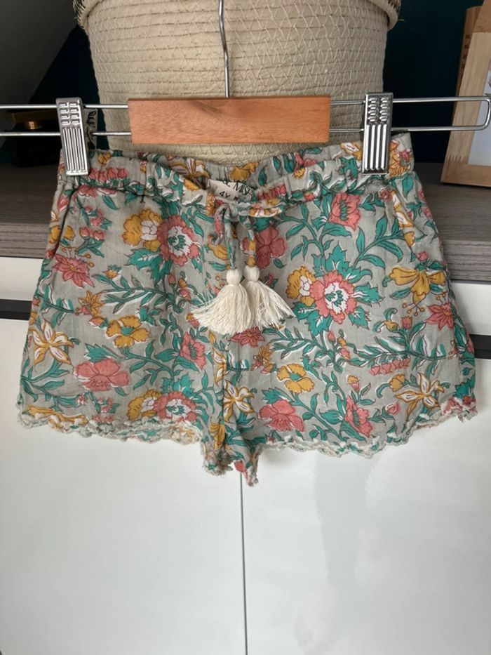 short Louise Misha en 4 ans - photo numéro 2