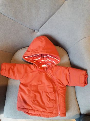 Manteau rouge 6 mois