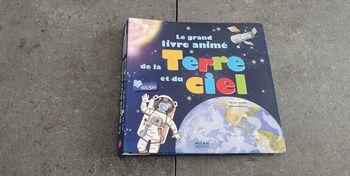 Le grand livre animé de la Terre et du Ciel