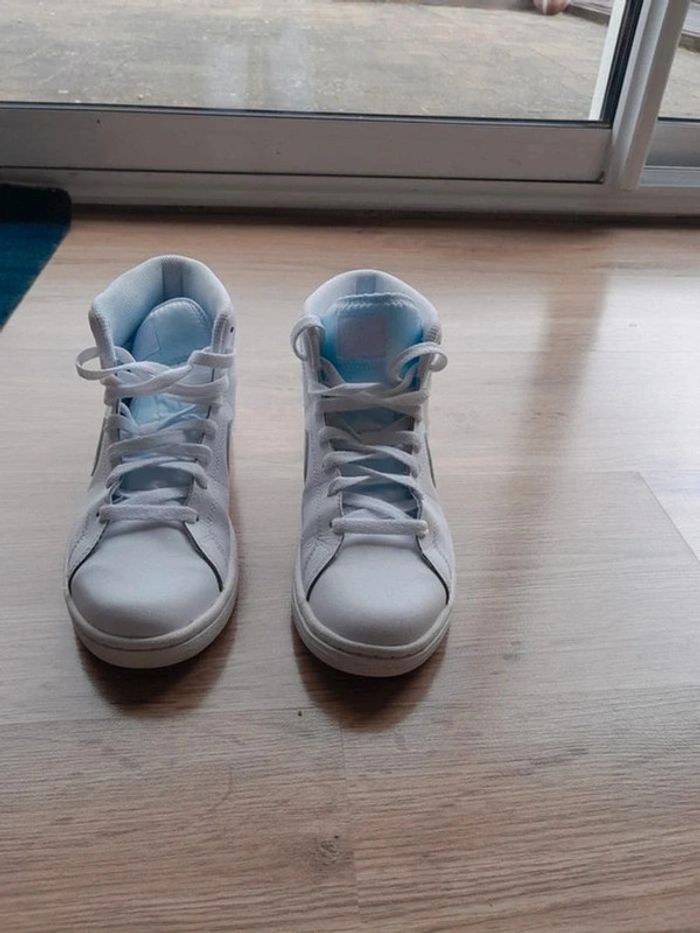 Baskets Femme Nike Court taille 39 - photo numéro 7
