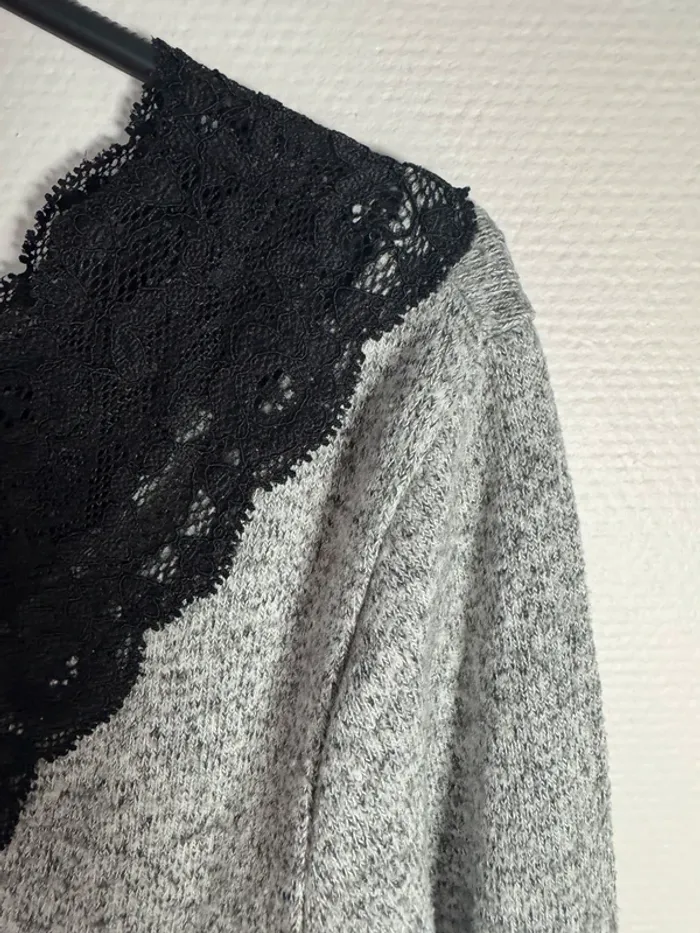 Pull gris dentelle - photo numéro 3