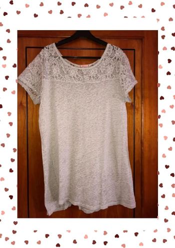 Blouse grise avec dentelle Chantal B