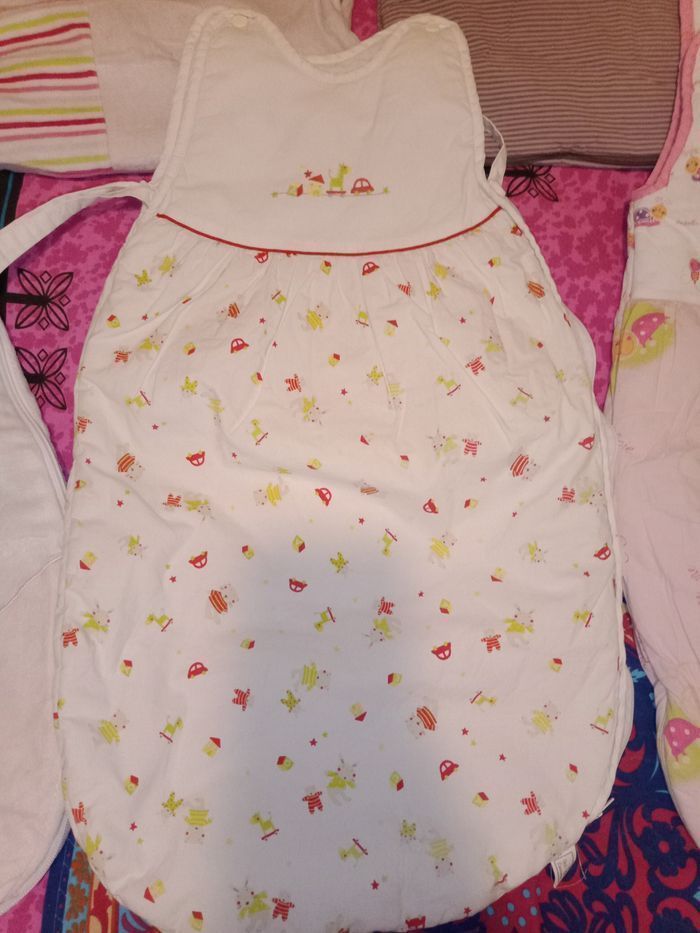 Gigoteuse en très bon état 0 - 6 mois - photo numéro 4