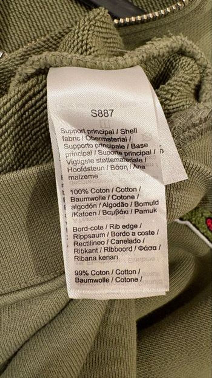 Sweat  Lacoste taille S acheté en  août 2024 - photo numéro 3