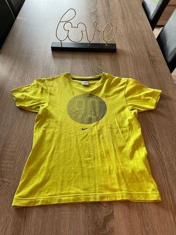 Très beau tee shirt nike taille 10-12 ans