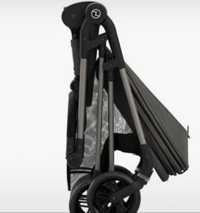 Poussette Cybex Melio avec protection pluie– ultra légère et compacte – très bon état - photo numéro 5