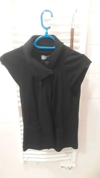 Gilet manches courtes col cheminée taille L / 40