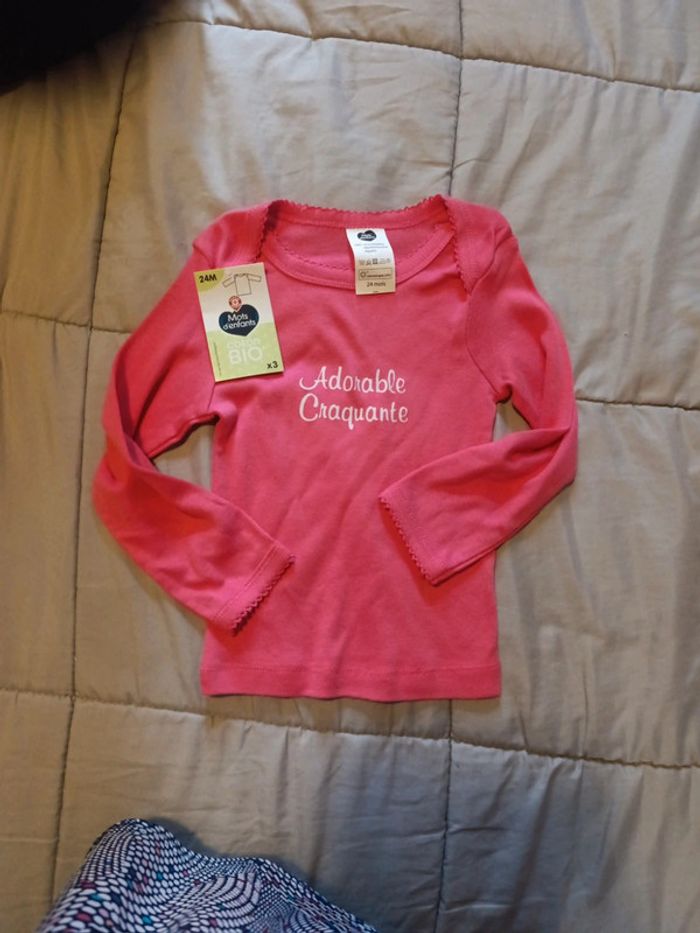 T-shirt taille 24 mois neuf