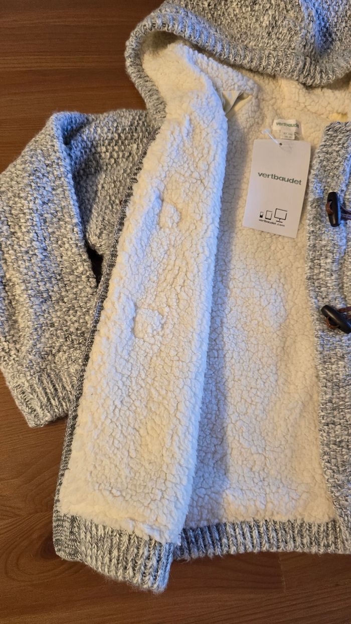 Neuf (non porté) gilet ou veste zippé(e)🏷😍🥰💙 tricot Intérieur sherpa 36mois garçon 🥰💙😍 - photo numéro 2